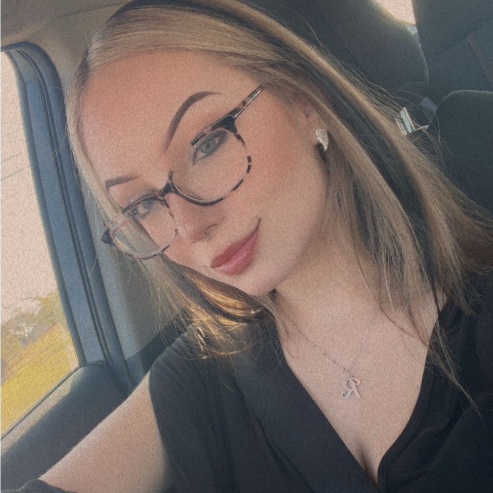 Meet your Posher, Hannah